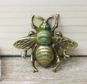 Metalowa zawieszka pszczoła 4cm